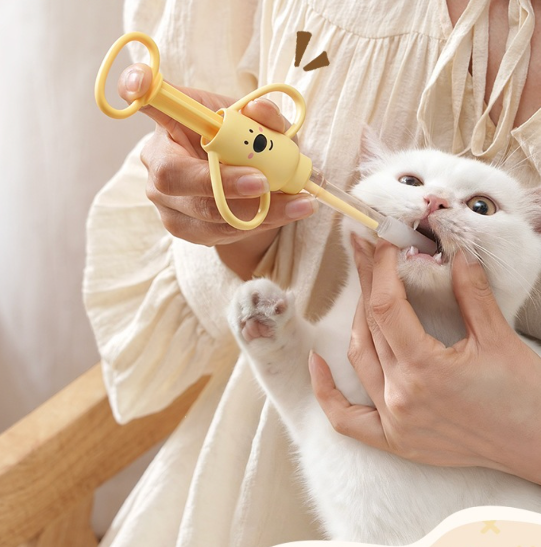 Pet Medicine Feeder with Replaceable Silicone Tip