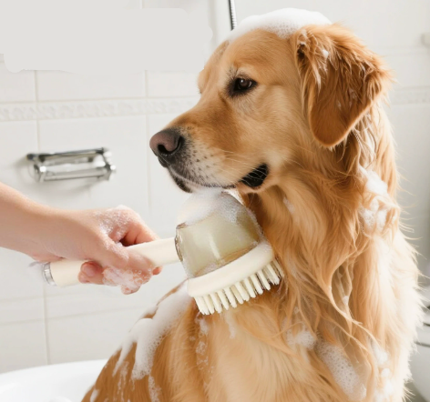 Ergonomic Long-Handle Refillable Pet Bath & Foam Brush